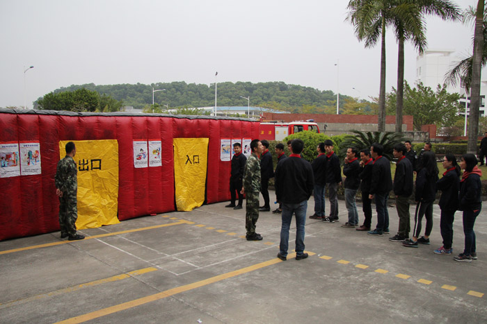 西奧多消防演習-模擬逃生屋