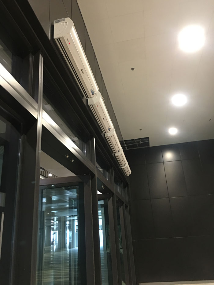 西奧多風(fēng)幕機安裝